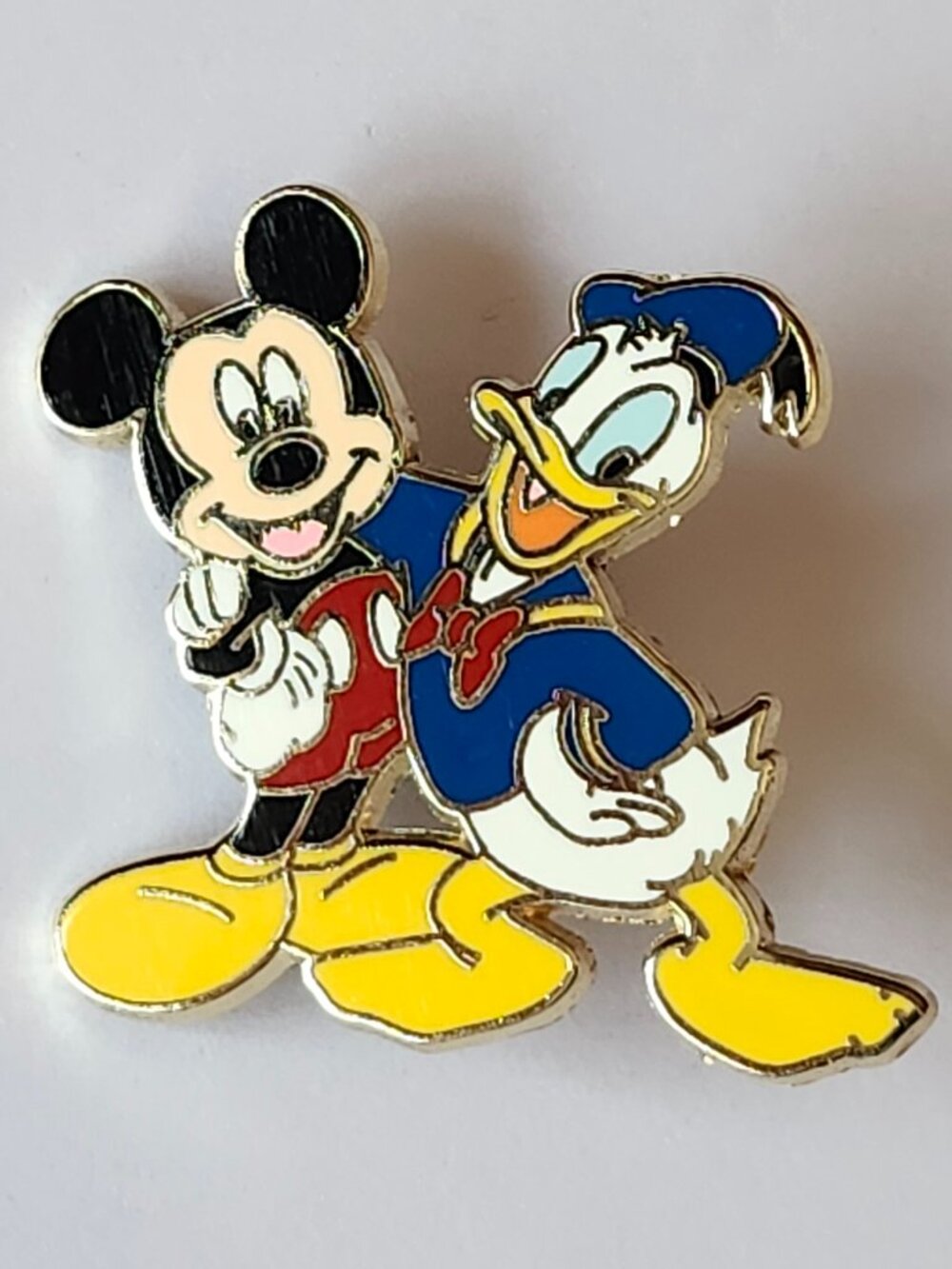 Disney DONALD DUCK & MICKEY FRIENDS ARE FOREVER PIN TRADERS Disneyland 2006